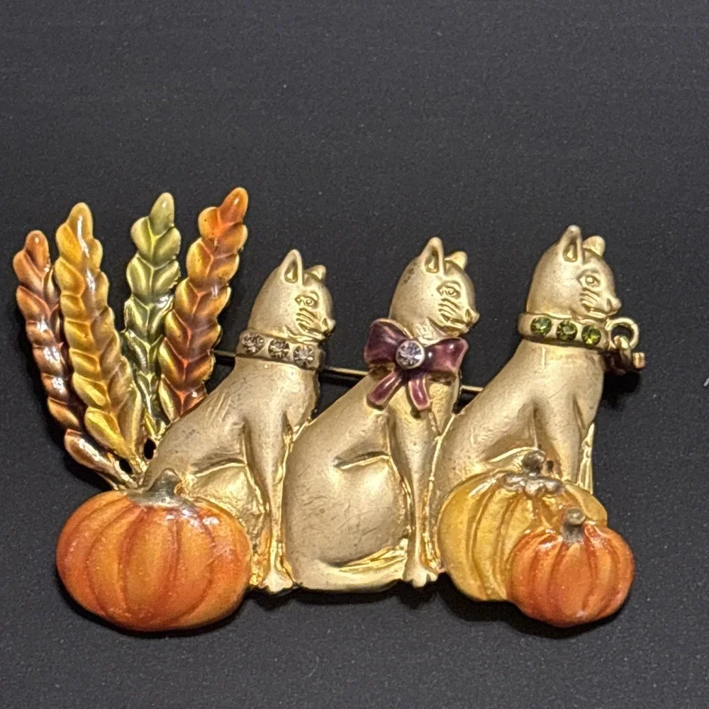 Vintage Kenneth Cole Autumn Brooch Pin Cat Pumpkin Wheat Metal Enamel KC Signed